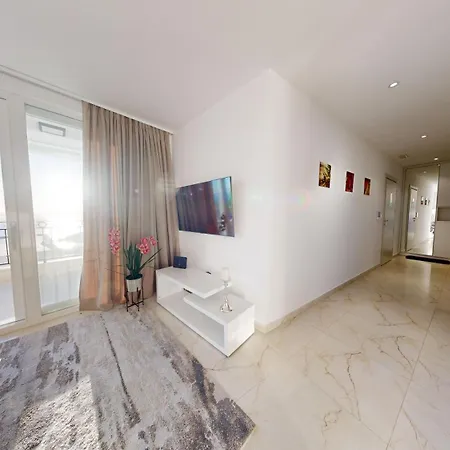 Luxus App Rubin Mit Traumblick Pool Balkon Lift 마카르스카