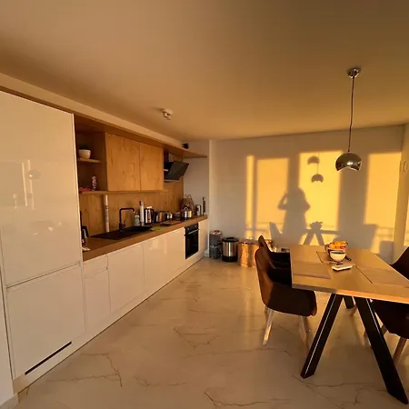 Luxus App Rubin Mit Traumblick Pool Balkon Lift *