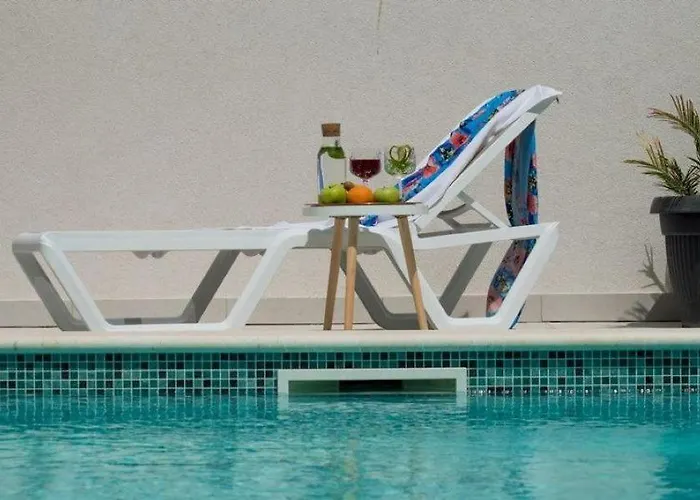 Luxus App Rubin Mit Traumblick Pool Balkon Lift * Makarska